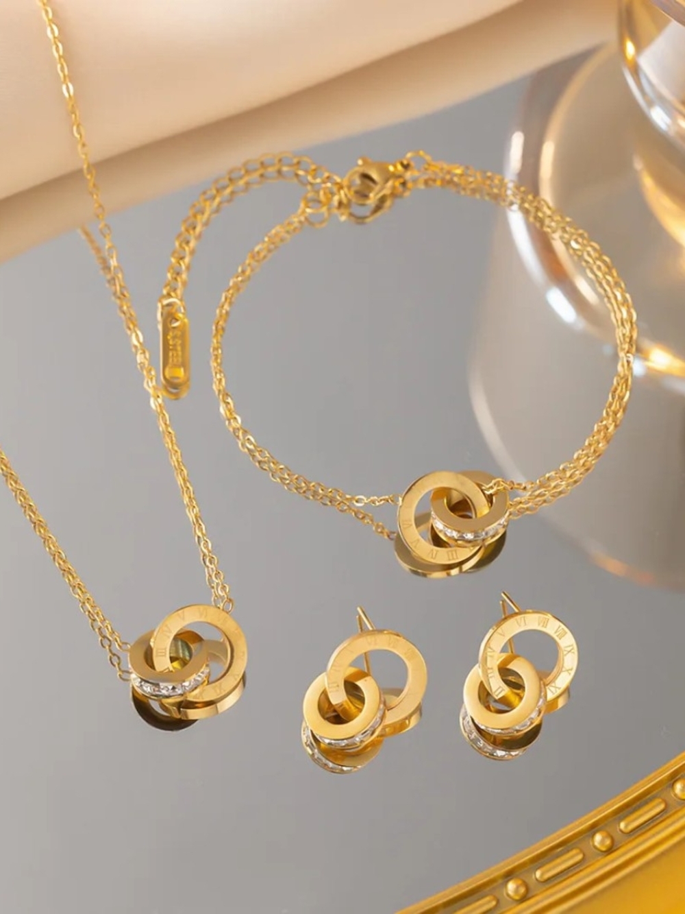 Gold Interlocking Circle Necklace, Bracelet & Earring Set